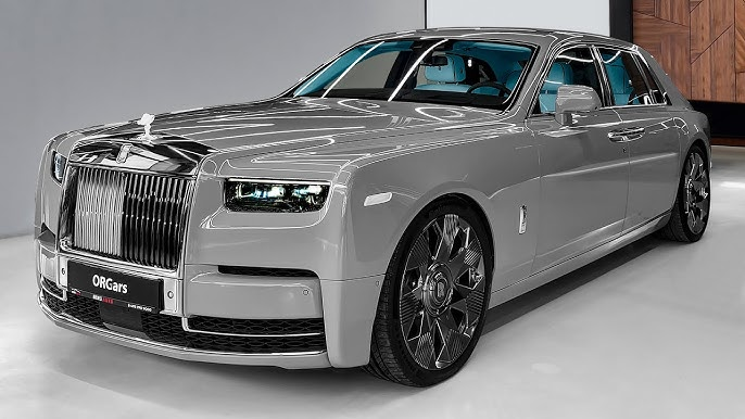 DistanceLoveXO's tweet photo. Rolls-Royce Phantom top speed is 250 kmph. https://t.co/gkZZgQ6arT