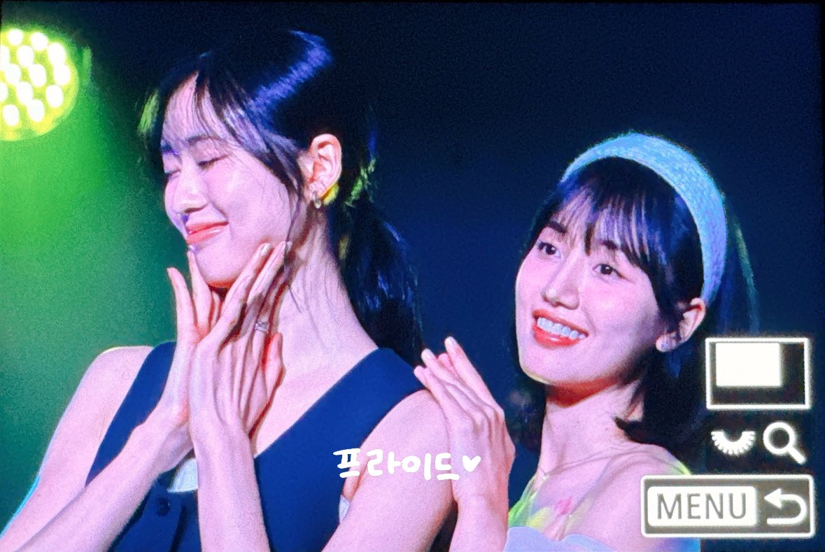pride_0110's tweet photo. 240908 팬미팅 1부

맏막즈 영원하길 .. 💕🩷

#체리블렛 #CherryBullet #박해윤 #해윤 #Haeyoon https://t.co/hq7MtC84fg