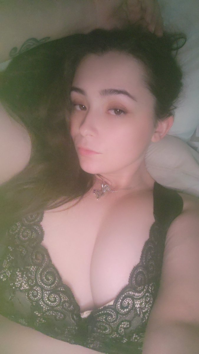 Eepy girl selfy from last night 💋