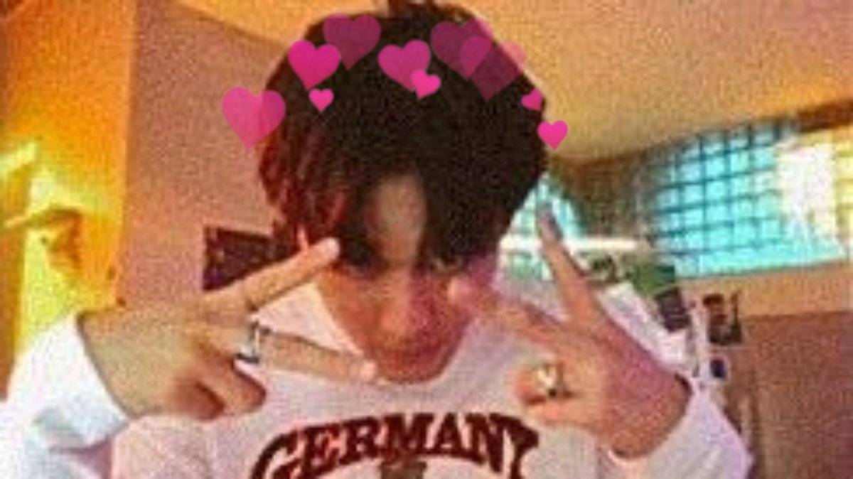 soloistmrk's tweet photo. mark lee 🩵🩷 https://t.co/DOuNNosFtQ