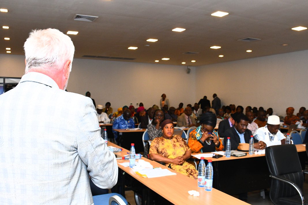 Heureux d’avoir contribué à la formation des members du Conseil National de la Transition de Guinée à l’évaluation des politiques publiques, ensemble avec les parlementaires de la Côte d’Ivoire actifs sur cette pratique <a href="/ECESeu/">European Centre for Electoral Support (ECES)</a> <a href="/eu_eeas/">European External Action Service - EEAS 🇪🇺</a>  <a href="/EU_Partnerships/">EU International Partnerships 🇪🇺</a>