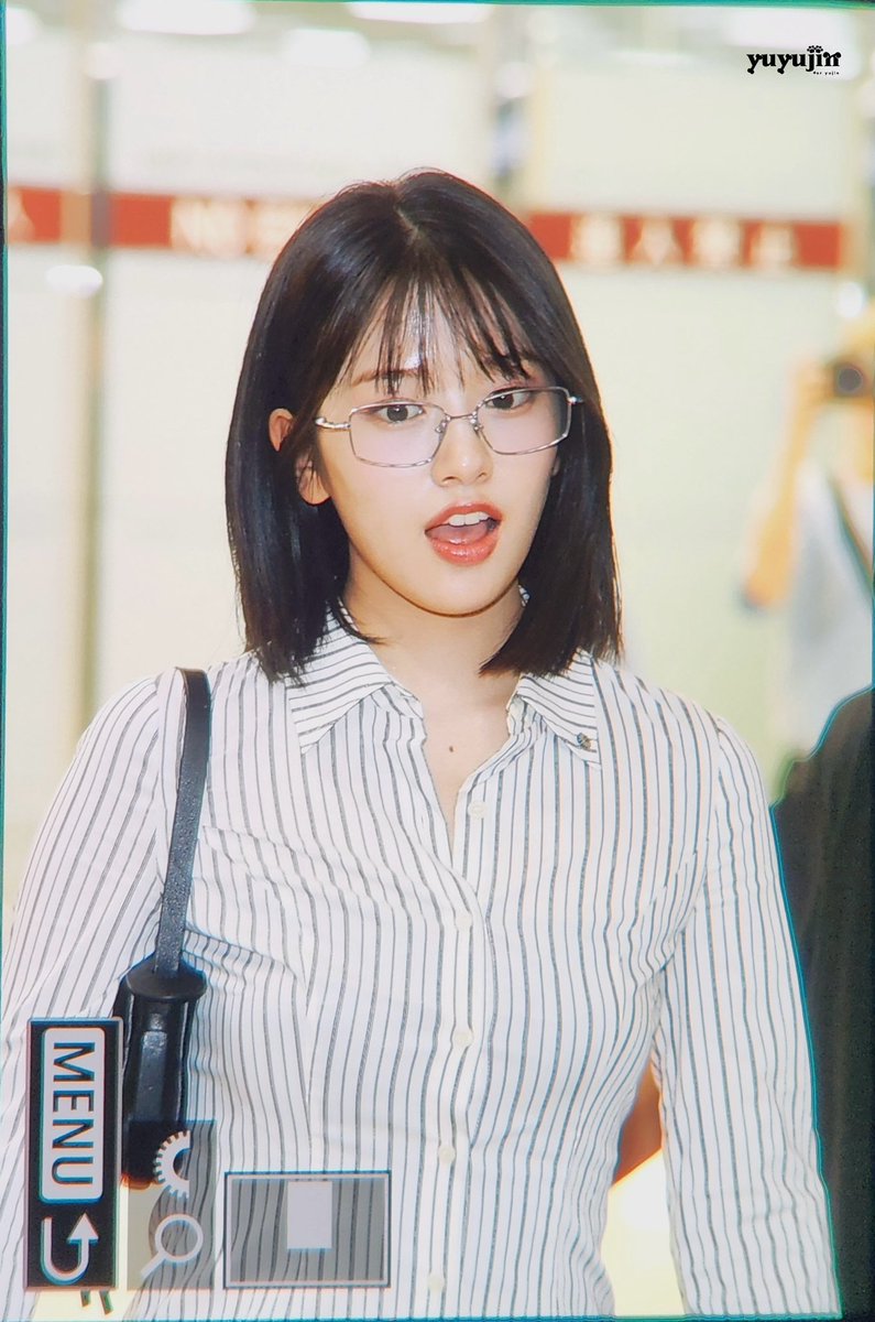 YUJIN4TOR's tweet photo. RT @yuyujin230901: 240908 GMP 닿다
 #안유진
#ANYUJIN #아이브 #IVE #YUJIN
 #Anyujin #ユジン https://t.co/tjtReOn4vb