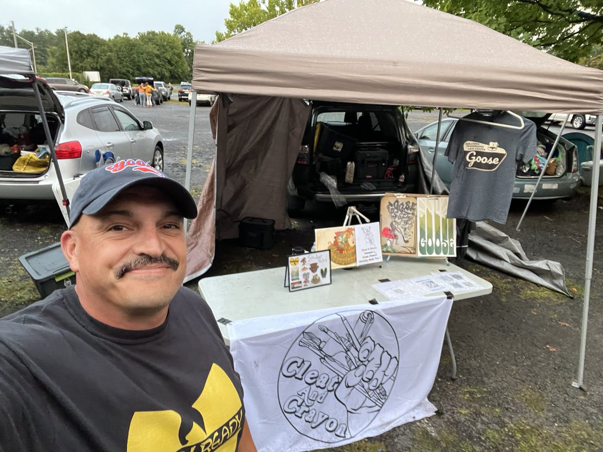 First show vending in the lot. Yes it rained all day…. But really had an awesome time with some great people 🎨🎶🤘✌️
#goose #goosetheband #lot #shakedown