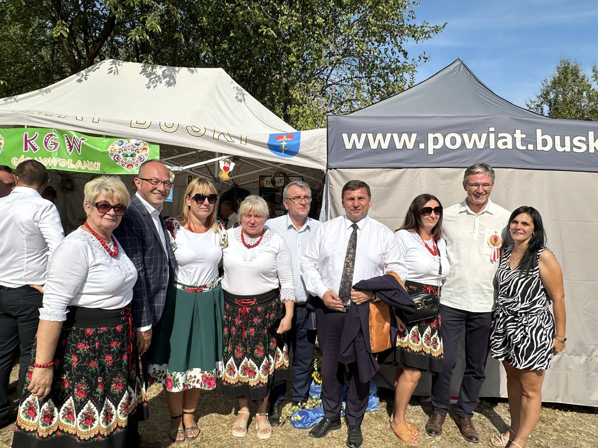 JarubasAdam's tweet photo. Dożynki Wojewódzkie 2024🌾🌾🌾 #Tokarnia #Świętokrzyskie #Dożynki #ŚwiętoRolnika #Rolnictwo #Szacunek #Tradycja https://t.co/Nks9DMPdc7