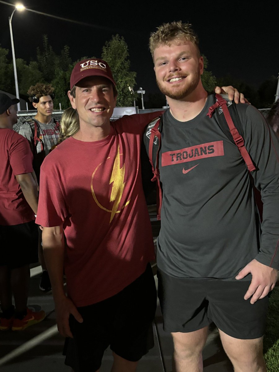 DFetsco's tweet image. Last night I had the honor of watching Gavin Meyer and the USC Trojans play at the LA Coliseum. Gavin is starting at D tackle for the Trojans, and he is one of the best students I ever had the privilege of teaching, along with being an outstanding young man. Fight On!