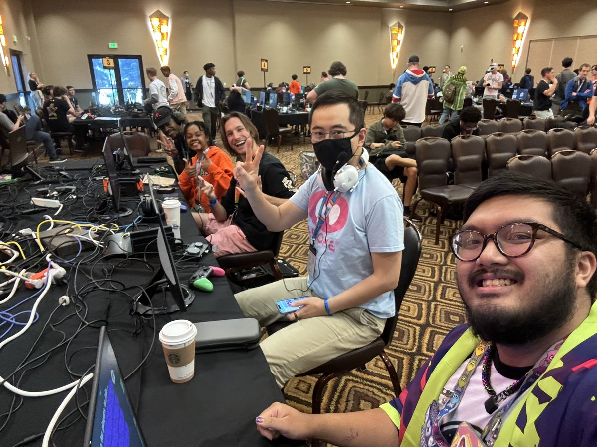 Rise and grind gamers! Starting day 3 with STREAM soon

twitch.tv/splatoontourney