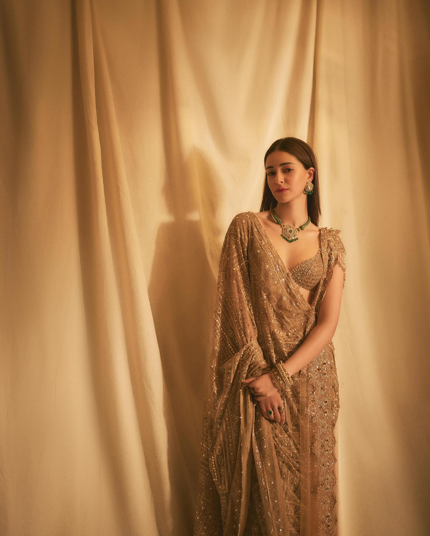 GW9bqL0bEAAiacI?format=jpg&name=large