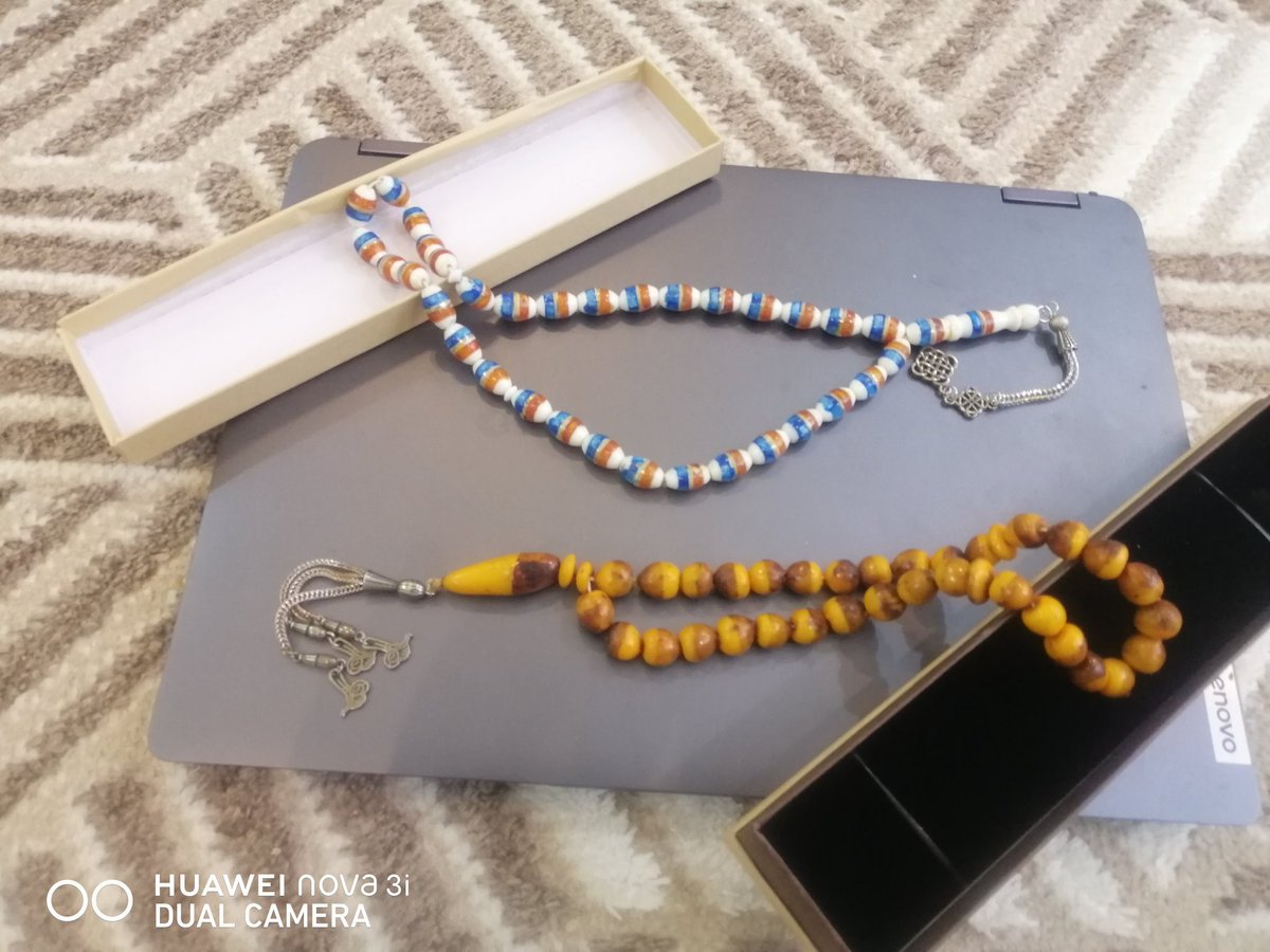 AlawishKhaled's tweet photo. تلقيت ببالغ السرور والفرح الاهداء الجميل المتمثل في  مسبحتين من السيراميك من إنتاج وابداع بنت الوطن المدربة الدولية فاطمة الغامدي.
شكرا لك على هذا الاهداء الجميل المتميز في جودته وجماله. https://t.co/JaJv55P4iU