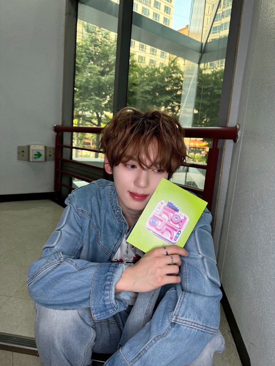 _𝗭𝗘𝗥𝗢𝗙𝗢𝗖𝗨𝗦

제로즈에게만 공개합니다!!!!
🎊5관왕 1위가수 뽀돌MC🎊

#ZEROBASEONE #ZB1 #제로베이스원
#CINEMA_PARADISE
#GOODSOBAD #ZEROBASEONE_GOODSOBAD