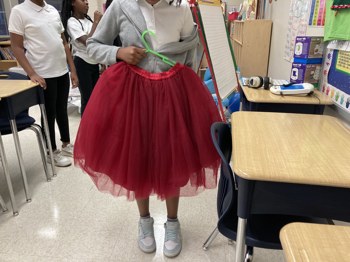 These awesome students in our Strands of Pearls Club are preparing to show what they have learned and made about E-textiles for our November STEM Expo.