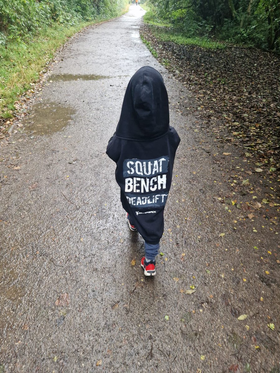 Nice bit of soggy co-occupation on a Sunday… oh and my child stole my hoodie 🙈🤣