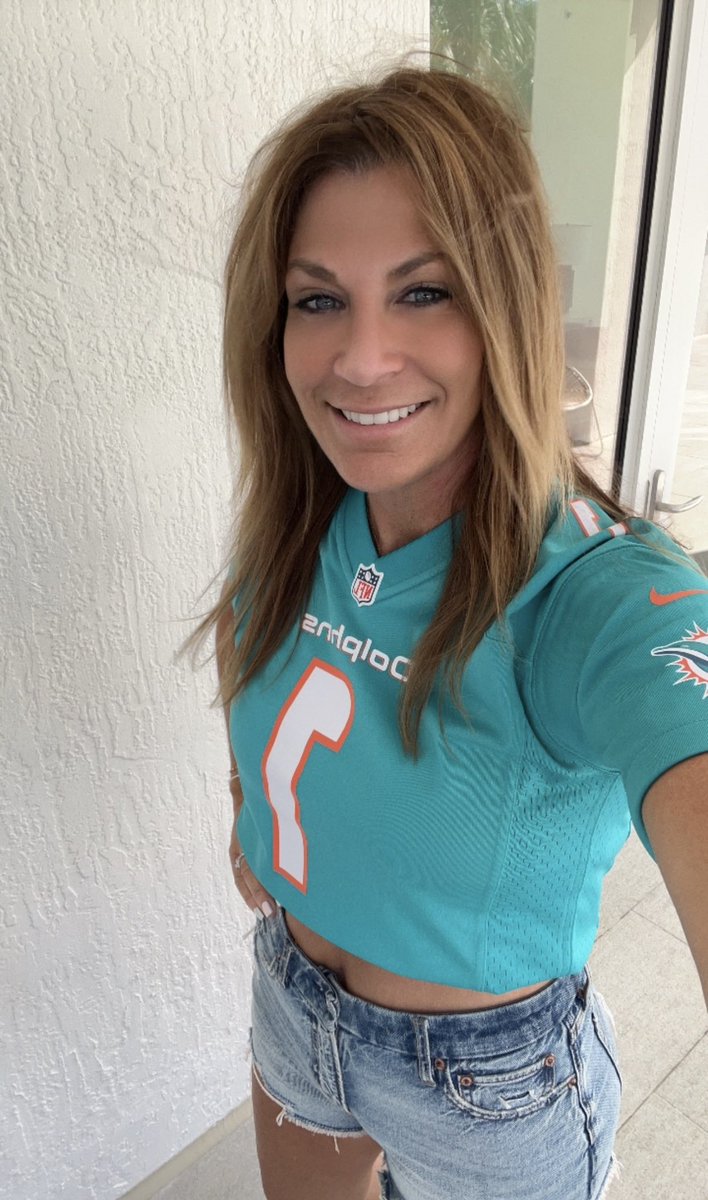 Game Day ready 🐬🧡🐬let’s bring home a win