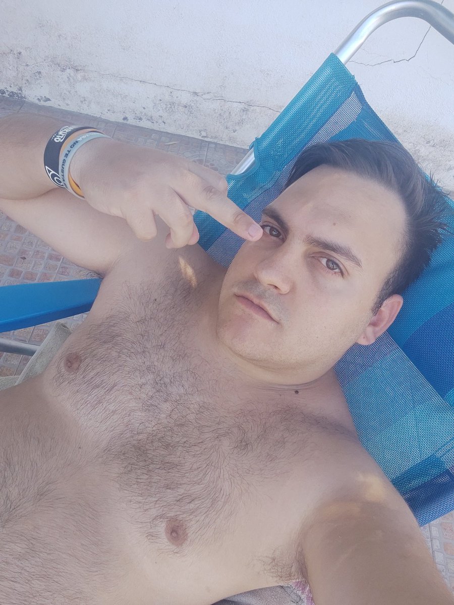 El medio de <a href="/RekklesDA/">Rekkles de Albacete</a> esta de vacaciones hasta el próximo partido, a ver si me poneis un buen contrincante el próximo partido <a href="/SLSesports/">SLS esports 🏆</a>