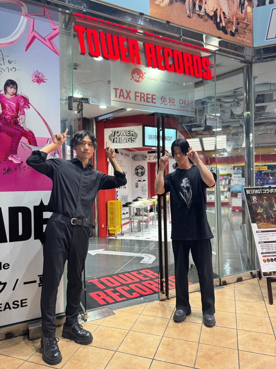 遅ればせながら渋谷タワレコ店さんにご挨拶とサインを書きに伺いました。ありがたいことにCDが残り2枚になっておりましたので、購入がまだの方はお急ぎください⚡︎