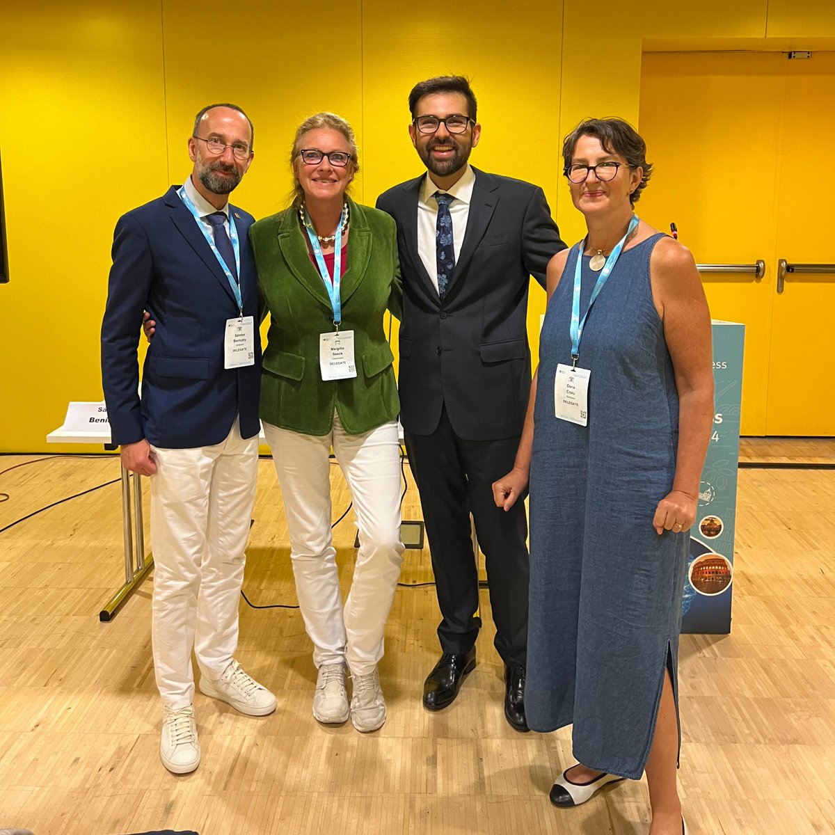 Fábio Nascimento (@fabnascimen) on Twitter photo Honor to teach at <a href="/SBeniczky/">Sandor Beniczky</a>'s <a href="/IlaeWeb/">International League Against Epilepsy</a> #EEG Half-day Teaching Course! 😍⚡️🧠 <a href="/KNascimenski/">Kaley Marcinski Nascimento</a> <a href="/WashUNeurology/">WashU Medicine Neurology</a> Honor to teach at <a href="/SBeniczky/">Sandor Beniczky</a>'s <a href="/IlaeWeb/">International League Against Epilepsy</a> #EEG Half-day Teaching Course! 😍⚡️🧠 <a href="/KNascimenski/">Kaley Marcinski Nascimento</a> <a href="/WashUNeurology/">WashU Medicine Neurology</a>
