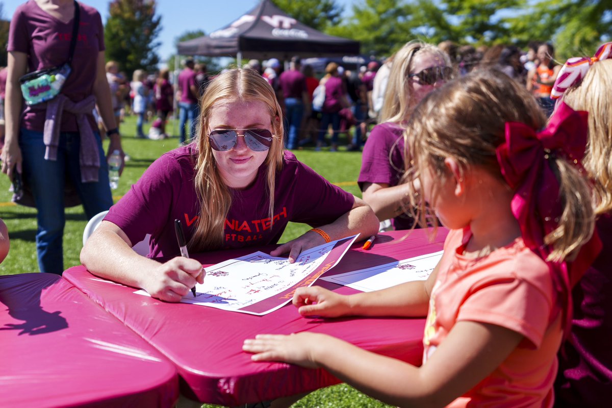 Hokie Nation, we had so much fun meeting all of you 🧡✍️

#Hokies🥎