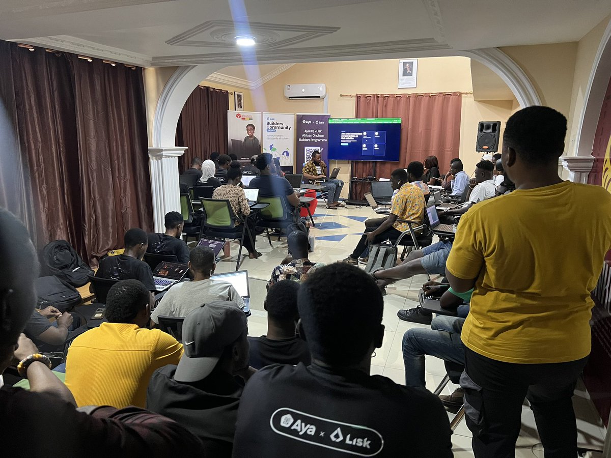 HaqiAilara's tweet image. @ukonu_o of @ayahq_ showing how to deploy on @LiskHQ

#LiskXAyaRoadshow #OnchainBuildersProgram #GoLisk #BuildonLisk #LiskGhana