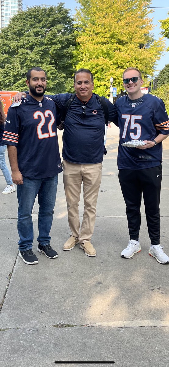 LarryMayer's tweet image. Finally a game that counts! Fired up about being at Soldier Field to see Bears open season today against Titans.