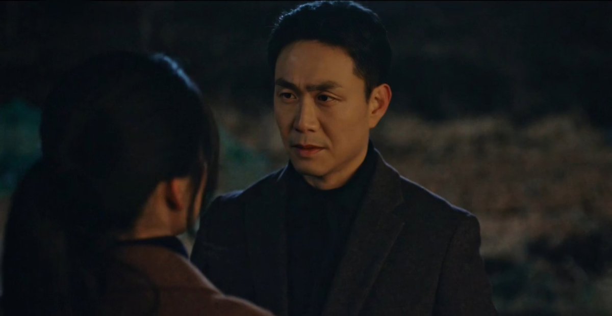 yyssjj2222's tweet photo. 드라마 만드는 여자들 中 이정림 감독님
(2화 도로 신)
산영이 죽으려고 할 때 해상이 하는 말들...
찍을 때는 진심이긴 함
'당신은 잘 살았으면 좋겠고 
우리 함께 헤쳐 나가보자' 마음

"내 옆에 있으면 나쁜 일이 생길 거예요"
"상관없어요 
무슨 일이 벌어져도 상관없으니까
나랑 같이 갑시다" https://t.co/MlqFv0Z3W4