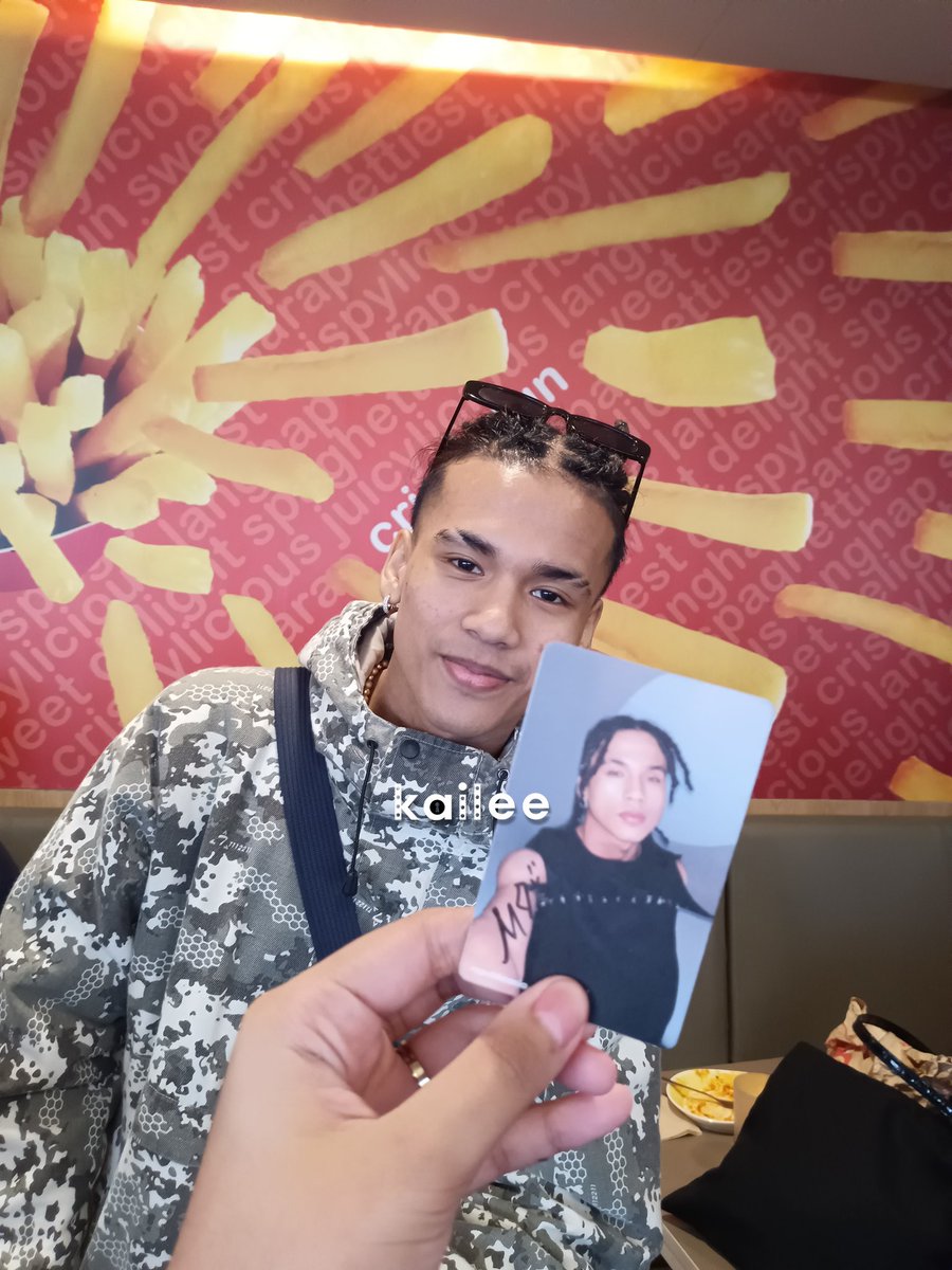 alasugat's tweet photo. jabee date?! EME HAHAHAHA mga bias kong lagi kong ka-date saan man ako magpunta 😆💕 miss ko na 'yan sila

#oneentph #OMR2024 
#OneMusicRevolution 
#OneMusicOneHeart https://t.co/LhKNUYo57D