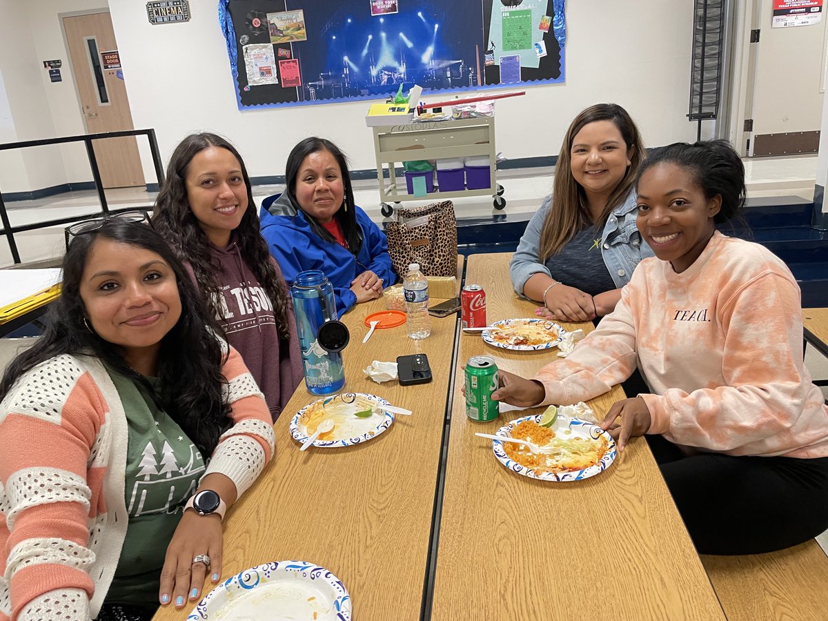 Classical Center at Vial Elementary (@vialcc_vikings) on Twitter photo Thank you to <a href="/VialPTA/">Vial Elementary PTA</a> for getting Vial's staff started on a great year by providing us lunch! Thank you to <a href="/VialPTA/">Vial Elementary PTA</a> for getting Vial's staff started on a great year by providing us lunch!