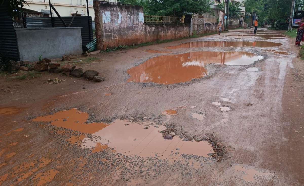 Very serious issue of water logging at road connecting Plamandap to Jadupur(3rd Phase BDA Park, Basera Complex)
Difficult to commute bcz of water logging for school buses and daily trespassers. Pls help to repair the road and give a permanent solution.