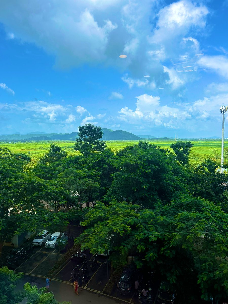 My friend bought an apartment in Thane with this view and kept it from us for a year, Damnn