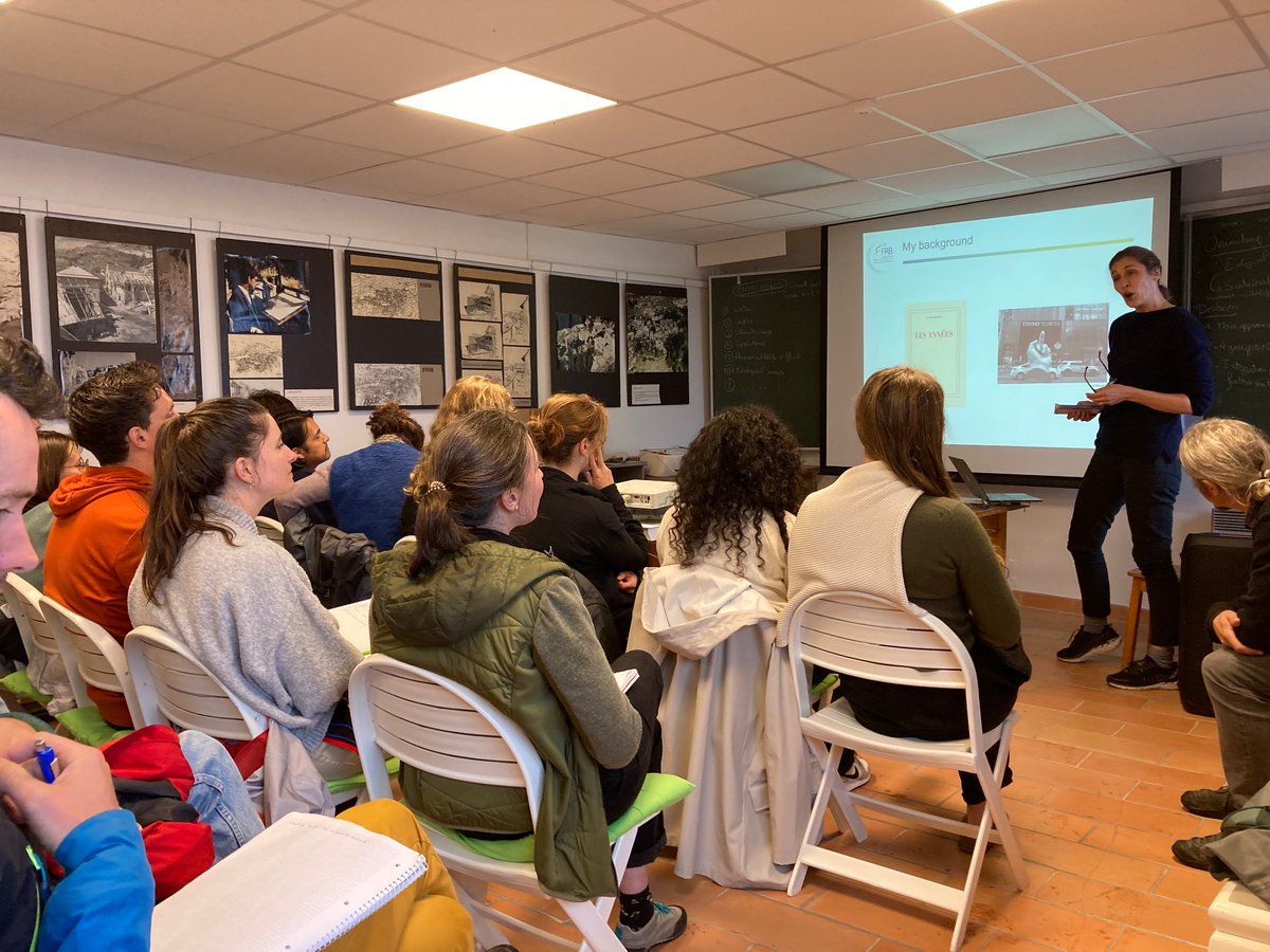 Communications strategies for success in #biodiversity - Julie de Bouville, another first-time #alternetsummerschool speaker, delivers our aperitif talk. 🥂