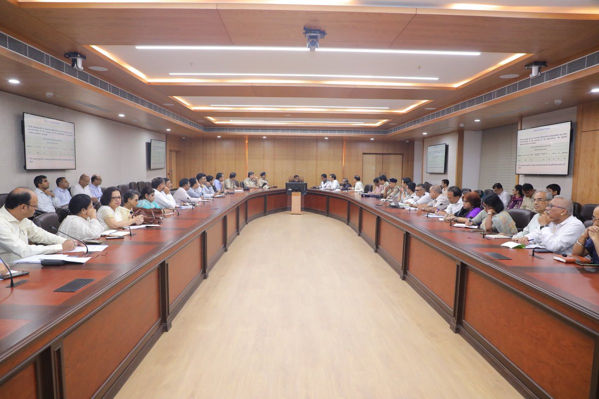 The much awaited ADRE exams begin next Sunday.

Ahead of the exams, I chaired a meeting with senior police officers, DCs and other team members to oversee the preparations. 

We have zero tolerance policy towards unfair practices and this will be implemented effectively.