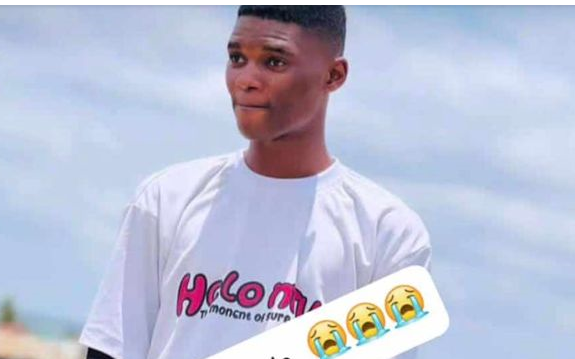 MobilePunch's tweet photo. 𝐏𝐨𝐥𝐢𝐜𝐞 𝐩𝐫𝐨𝐛𝐞 𝐊𝐰𝐚𝐫𝐚 𝐩𝐨𝐥𝐲 𝐬𝐭𝐮𝐝𝐞𝐧𝐭’𝐬 𝐝𝐞𝐚𝐭𝐡

The Kwara State Police Command has confirmed the death of a 21-year-old Kwara State Polytechnic, Ilorin, Qoyum Ishola, who was allegedly killed during a fuel hike protest by the students last week Wednesday, saying that it has commenced a full-scale investigation into the death.

https://t.co/aMorVUJHk5