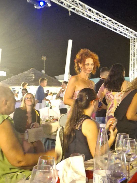 viene una meraviglia in tutte le foto. 🌷☁️
#beatriceluzzi