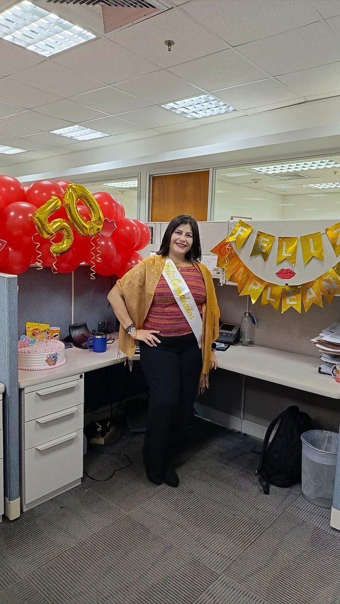 Johannapenae's tweet photo. Llegaron los 5.0 pro Max. Se lee 50 🎂🎂
En gratitud por tanto cariño, por saber que soy especial para muchas personas!
Nos merecemos Ser felices, es una decisión de vida !!
#felizcumpleaños
#hbdaytome
#Cincuenta https://t.co/iBppfljWsW