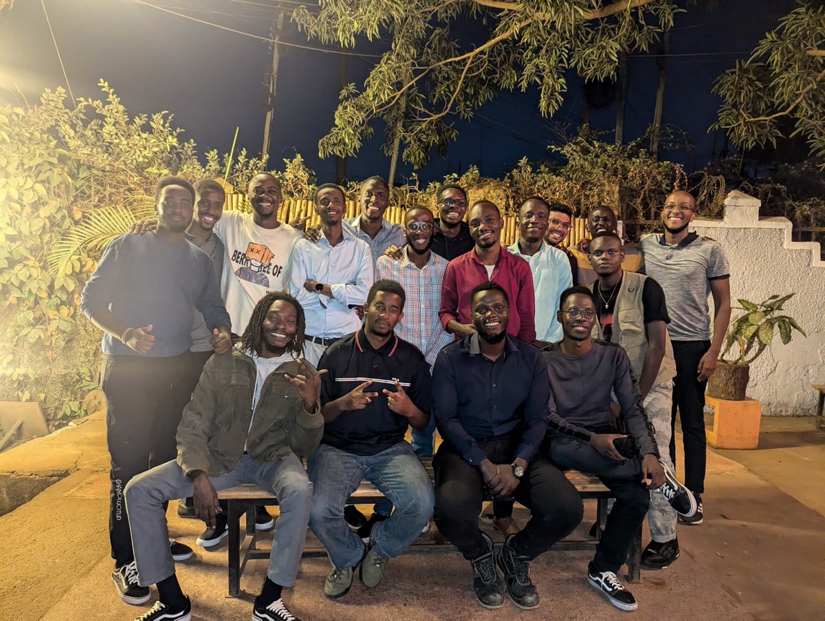 🍱 A massive thank you to <a href="/AshianaBugolobi/">Ashiana Restaurant Bugolobi</a> for hosting our team dinner tonight. The food &amp; service was amazing! We’ll be back soon! 

#AshianaRestaurant | #AgaKhanAlumni | #ISALeague