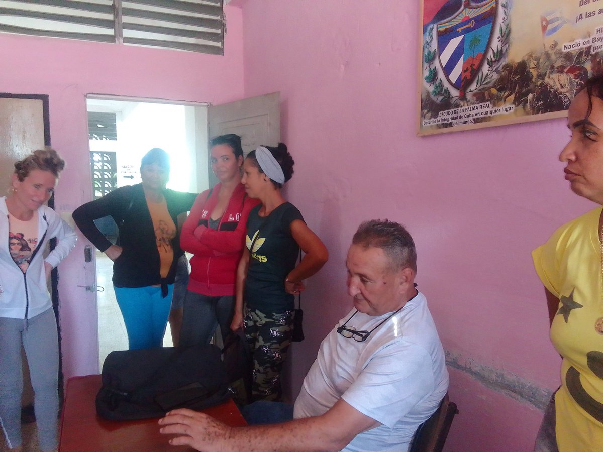 Se realiza reunión de padres de los estudiantes de 7mo grado de las ESBU Miguel Calvo. #Chambas #CubaMined