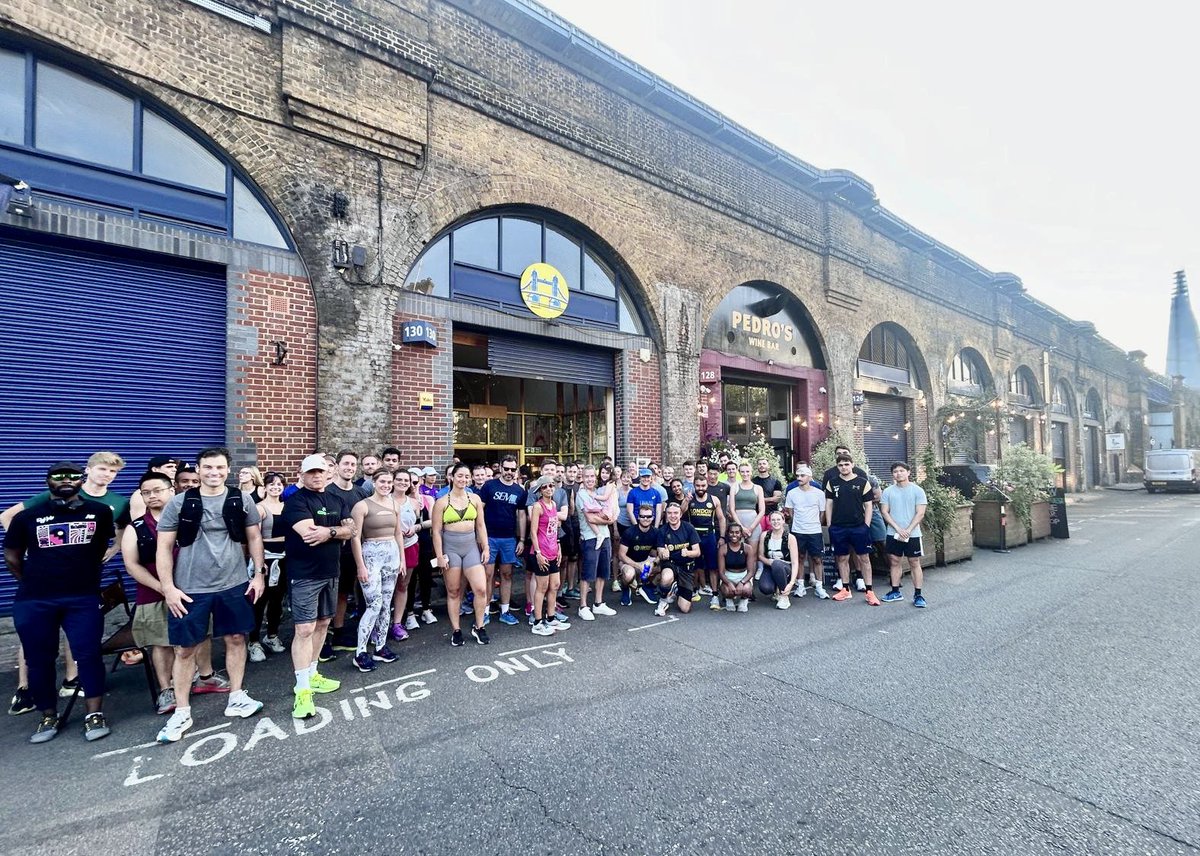 cityrunnersclub's tweet photo. No run this Sunday as it’s the Big Half. Support the runners then we’ll have an after part at the arch 3pm to 6pm 🥇🥳🕺#thebighalf #halfmarathon #londonrunning #runhappy https://t.co/uLoLHRexnG