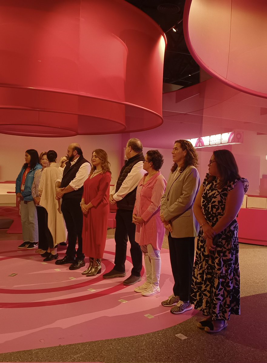 adrianalunacruz's tweet image. Hoy viví varios momentos bellos en #JAPI, se inauguró un #lactario para dignificar bebé-madre-lactancia. Y vi a pequeñitos de @HogarCabanas adoptar a #abuelitos y pasearlos. @DIFJalisco #SriaTrabajo @saludjalisco @CulturaJalisco @IgualdadJalisco