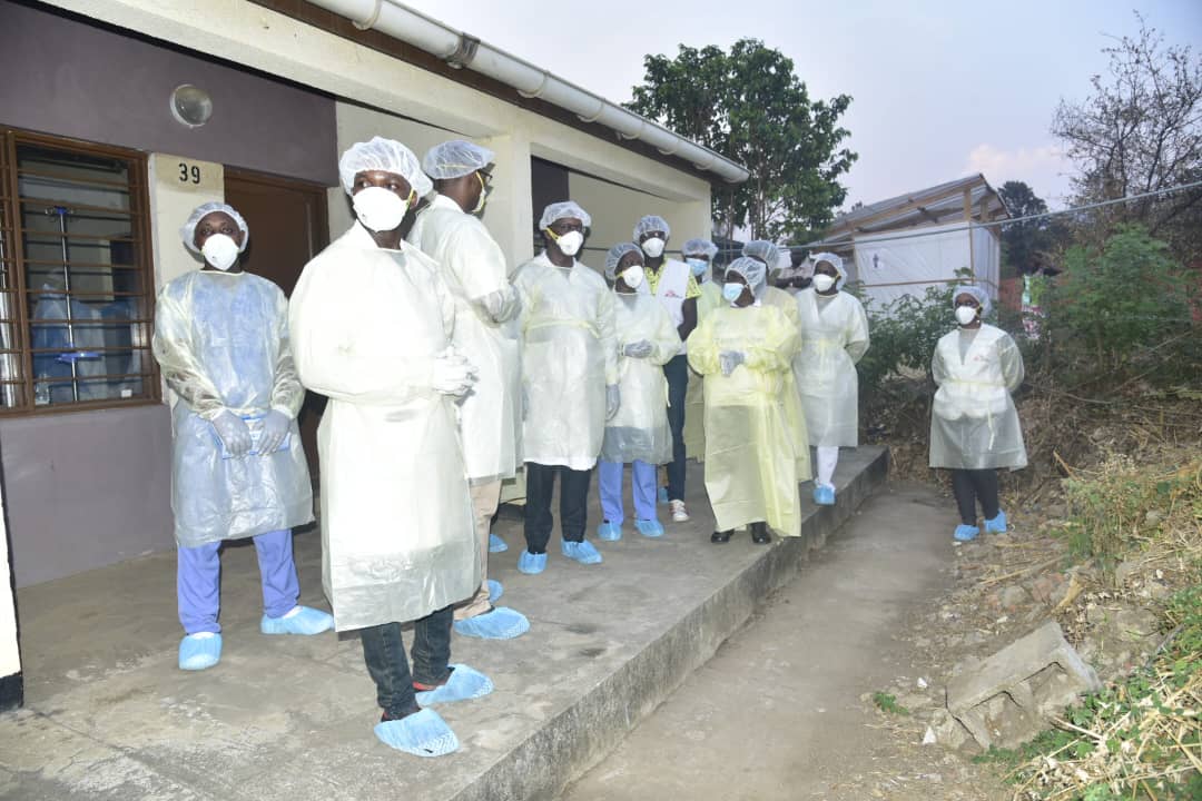 msp_burundi's tweet photo. Le Ministre se réjouit de la meilleure prise en charge des patients, de la qualité de l'organisation du centre de prise en charge(#hygiène, disponibilité des #intrants et l'alimentation des patients par ce centre...),de l'engagement du personnel et de la satisfaction des patients https://t.co/0etpdrujoQ