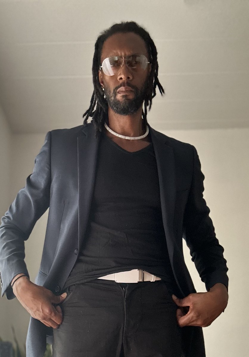 It feels great to see so many innovative creators and writers breaking the status quo and changing up the game around having a niche. We are all so many things, I love Fitness, food, design, and many other things to just be limited as a musician or what ever. #lifeartist