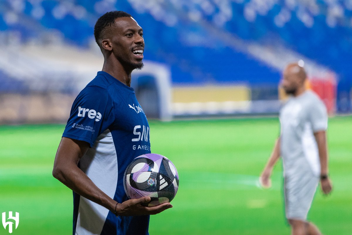 Alhilal_FC's tweet photo. 📸 مساء #الهلال 😁💙 https://t.co/1PFKM8qnXk
