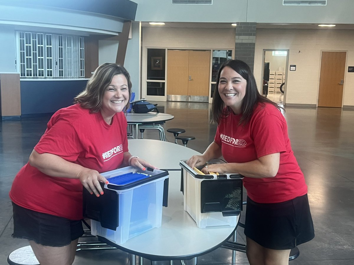 MPSbiedermann's tweet image. We had a great first day back w/ staff!!  

It was awesome to reconnect and prep for the 24/25 school year! 

THANK YOU to the amazing @lchambless &amp;amp; Jennifer Evans for their support and PD opportunities today! #Writing #FactFluency #MakeNTake @KatQuain