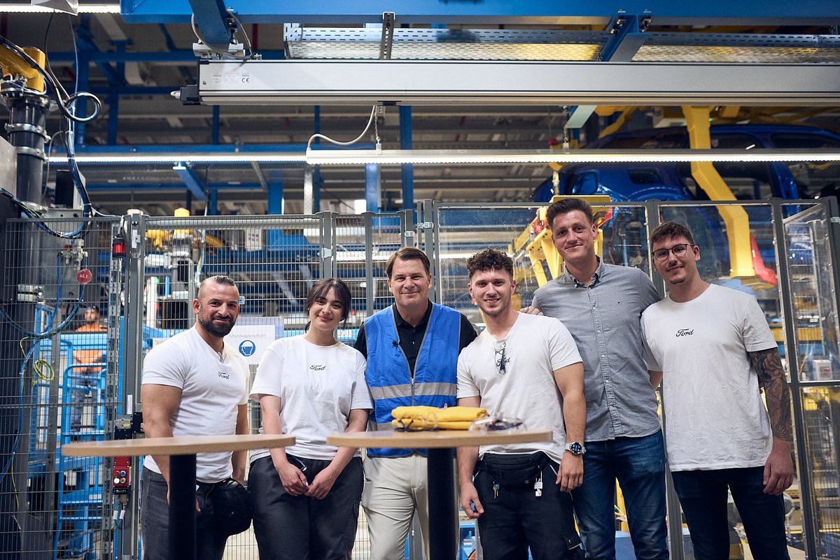 Got to speak w/ some of the people working on our all-electric #FordCapri &amp; Explorer at Cologne Electric Vehicle Center. Appreciated hearing their thoughts on the work they’re doing. Nice to meet with you, Hami, Selin, Marvin, Christoph &amp; Luca! Thanks for all you do for <a href="/Ford/">Ford Motor Company</a>.