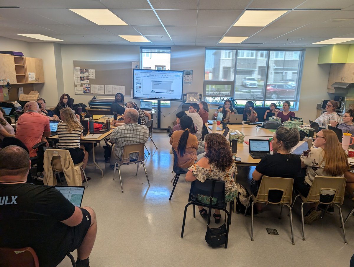 J'étais de passage hier à <a href="/cityofkingston/">City of Kingston - Municipal Government</a> pour visiter nos deux écoles du <a href="/ecolecatholique/">CECCE</a>! Je souhaite une autre excellente année aux communautés de <a href="/escmarierivier/">ESC Sainte-Marie-Rivier</a> et <a href="/EECMRG1/">ÉÉC Mgr-Rémi-Gaulin</a>! Au plaisir de cheminer avec vous. #rentreececce2024 🎒✏️🏫