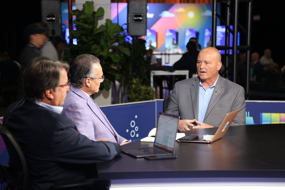 theCUBE's tweet image. theCUBE analysts are live from day two of #VMwareExplore ‘24 ✨
theCUBE.net
💡 Tune in for exclusive interviews and live insights
#LiveNews #EnterpriseComputing #VirtualizationTrends @VMwareExplore