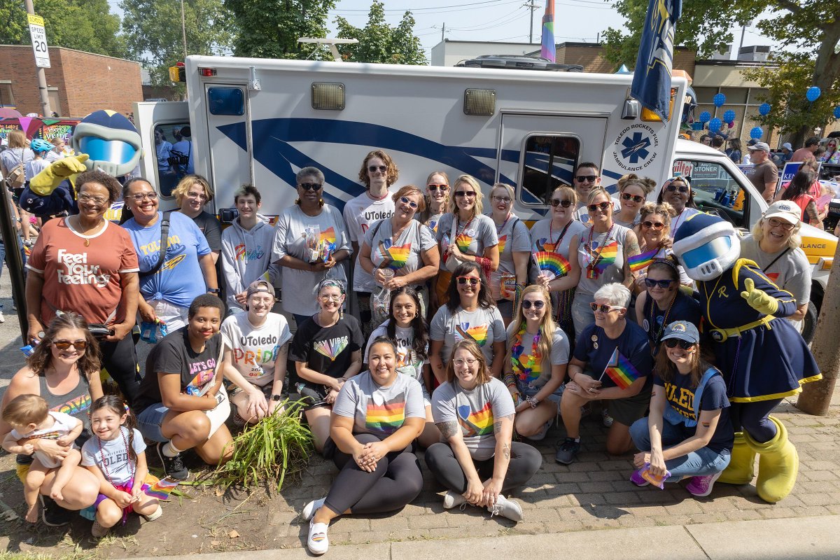 UToledoMed's tweet photo. Thanks to everyone who joined @UToledo at Toledo Pride over the weekend. Students, staff, faculty, alumni, and family members joined us for a beautiful afternoon in downtown Toledo celebrating our vibrant and supportive community.
#UToledo #ToledoPride https://t.co/sG8uD9cH4W