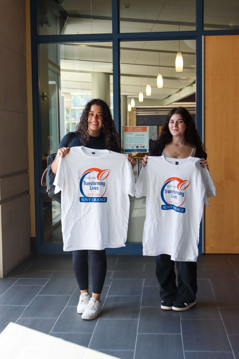 SUNY_Orange's tweet image. Free shirts and good vibes on the Newburgh campus today as we continue our #SO75 Week of Welcome! 👕

We're #SOexcited you're back!