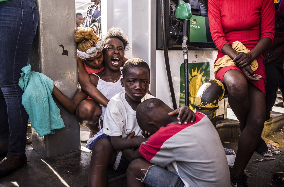 Visapourlimage's tweet image. #visapourlimage2024 : « Haïti : le pouvoir des gangs » par @CorentinFohlen / Divergence pour @ParisMatch.

Depuis la vague de manifestations de 2019, les crises se succèdent en Haïti.

📍Ancienne Université, Perpignan
🔗 visapourlimage.com/festival/exhib…