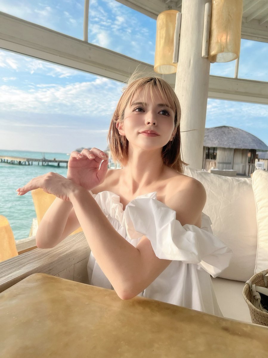 おっはよー🤍
ササッと準備してお仕事😚🪽
昨日もお仕事おして配信出来なかったの悔しい…… https://t.co/bVnAvQAJrC