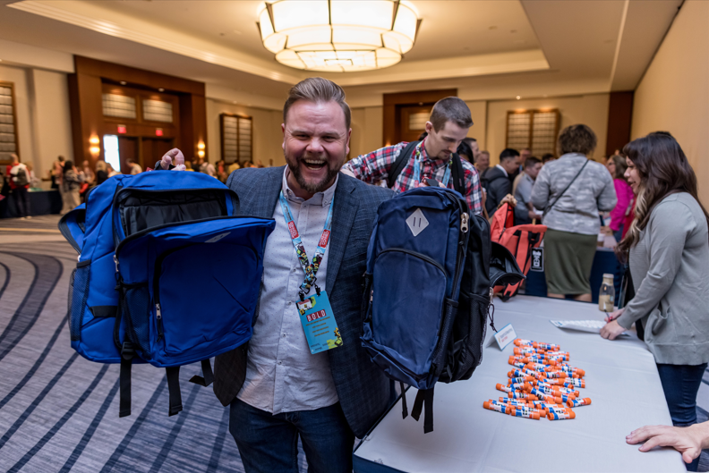 MicroAge's tweet photo. Thrilled to see MicroAge associates connect at our 'Meet the Team' Backpack Event and Connect conference! We teamed up to fill backpacks for kids at Frank Elementary. A day of teamwork and making a difference! #Community #Teamwork #MicroAge #ConnectConference2024 https://t.co/90urOCUDgj