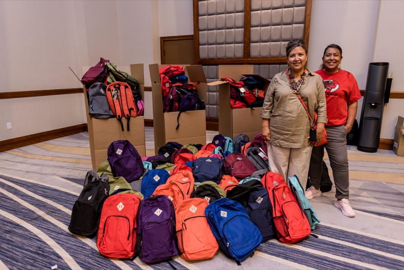 MicroAge's tweet photo. Thrilled to see MicroAge associates connect at our 'Meet the Team' Backpack Event and Connect conference! We teamed up to fill backpacks for kids at Frank Elementary. A day of teamwork and making a difference! #Community #Teamwork #MicroAge #ConnectConference2024 https://t.co/90urOCUDgj