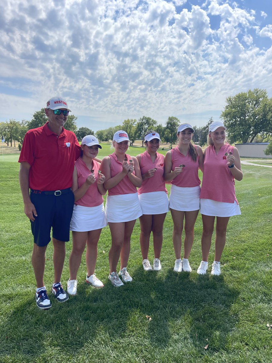 westside_golf's tweet image. Beatrice Invite Champions. 
Team score 319. 
Lily G- 3rd
@AddisonBenge 4th
@chloediprima 6th 
@Sophia_Martin06 7th 
Kendall- 9th. 
Teams first regular season tournament win in recent years ❤️💪🏽